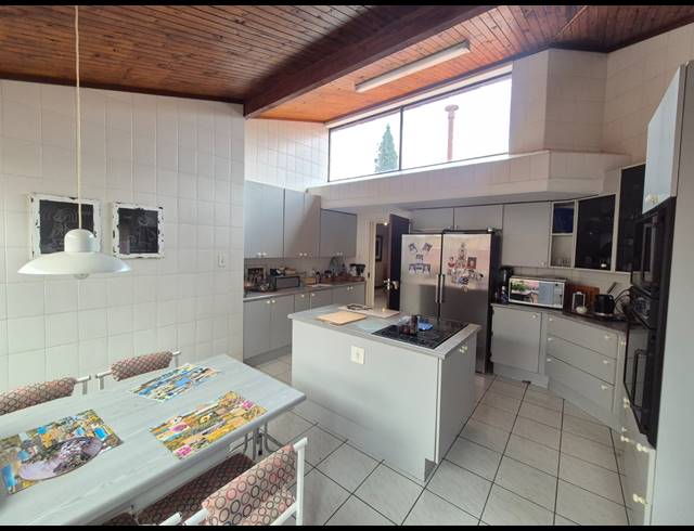3 BEDROOM HOUSE FOR SALE IN VANDERBIJLPARK SE 3